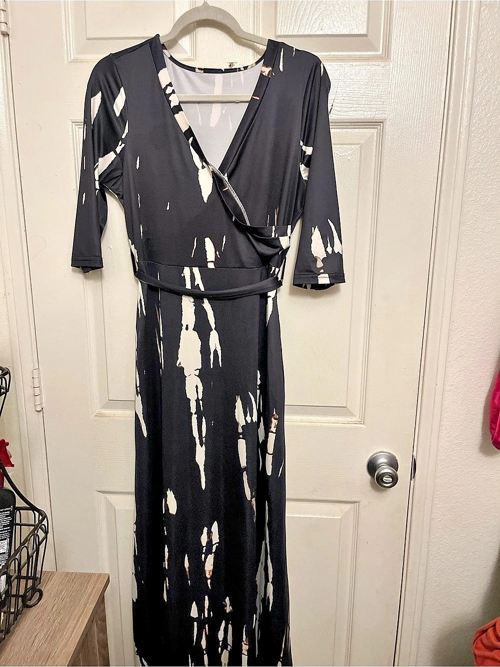 Abstract Maxi Dress in Black & White Size Medium Like New